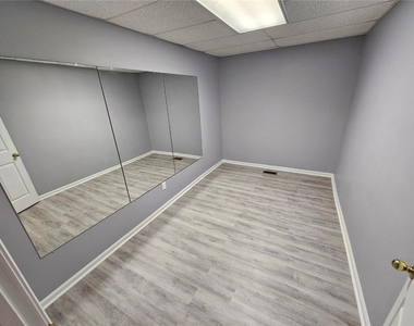 430 Eastbourne Way - Photo Thumbnail 34
