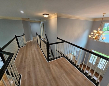 430 Eastbourne Way - Photo Thumbnail 18