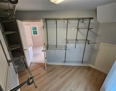 430 Eastbourne Way - Photo Thumbnail 22