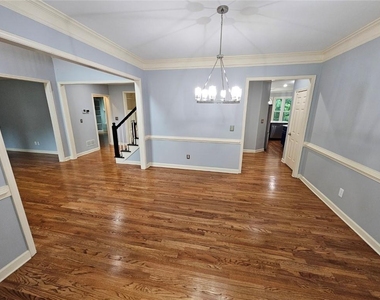 430 Eastbourne Way - Photo Thumbnail 8