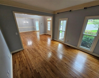 430 Eastbourne Way - Photo Thumbnail 6