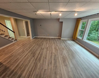430 Eastbourne Way - Photo Thumbnail 27