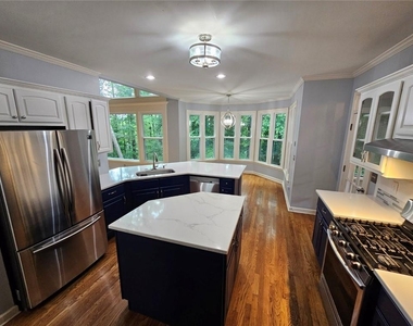 430 Eastbourne Way - Photo Thumbnail 2