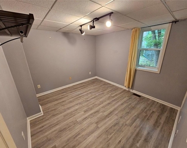 430 Eastbourne Way - Photo Thumbnail 30