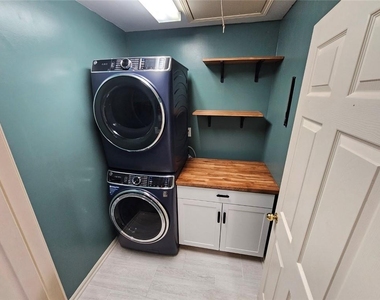 430 Eastbourne Way - Photo Thumbnail 33