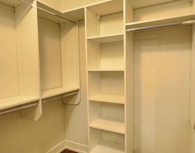 4428 N Sheridan Road - Photo Thumbnail 16