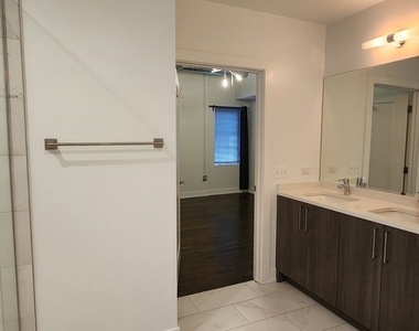 4428 N Sheridan Road - Photo Thumbnail 18
