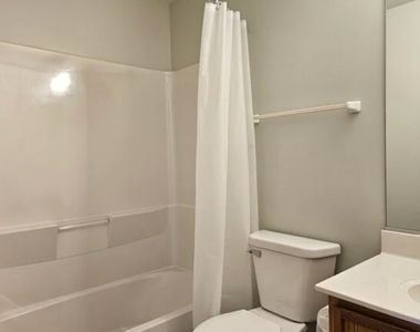 2513 Sumac Drive - Photo Thumbnail 9