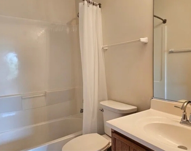 2513 Sumac Drive - Photo Thumbnail 6
