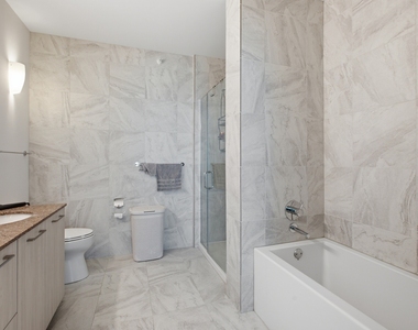 220 East E Illinois St - Photo Thumbnail 3