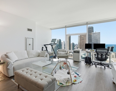 220 East E Illinois St - Photo Thumbnail 8