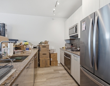 220 East E Illinois St - Photo Thumbnail 9