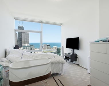 220 East E Illinois St - Photo Thumbnail 1