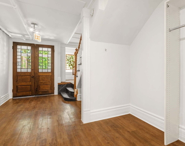 532 W Fullerton Parkway - Photo Thumbnail 1