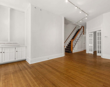 532 W Fullerton Parkway - Photo Thumbnail 4