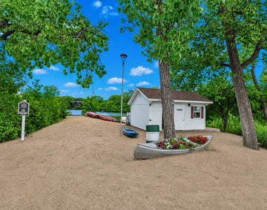 1811 Four Lakes Avenue - Photo Thumbnail 17