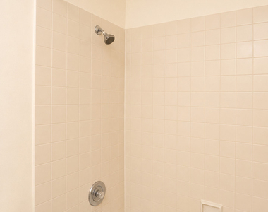 1811 Four Lakes Avenue - Photo Thumbnail 9