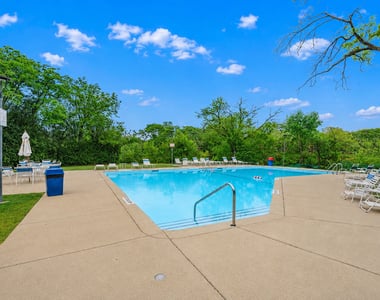 1811 Four Lakes Avenue - Photo Thumbnail 12