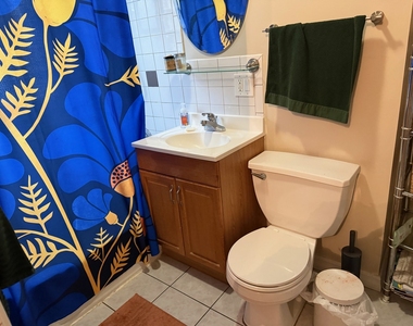 2418 N Western Avenue - Photo Thumbnail 6