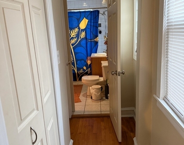 2418 N Western Avenue - Photo Thumbnail 7