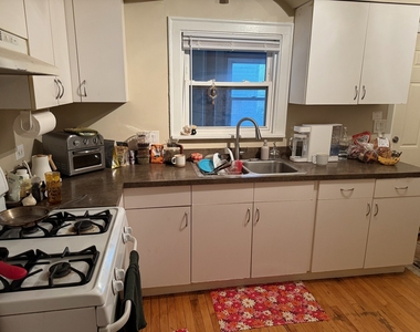 2418 N Western Avenue - Photo Thumbnail 9