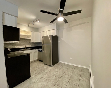 526 W Roscoe Street - Photo Thumbnail 8