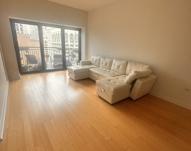 8 W Monroe Street - Photo Thumbnail 11