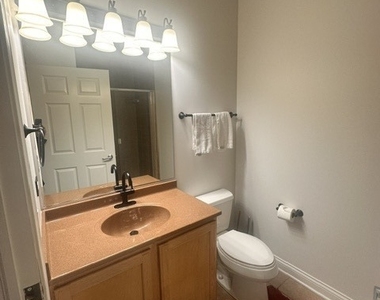 8 W Monroe Street - Photo Thumbnail 6