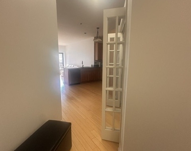 8 W Monroe Street - Photo Thumbnail 5