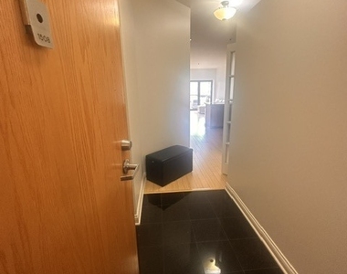 8 W Monroe Street - Photo Thumbnail 3