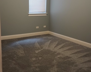 5911 W Corcoran Place - Photo Thumbnail 4