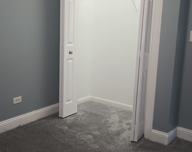 5911 W Corcoran Place - Photo Thumbnail 6
