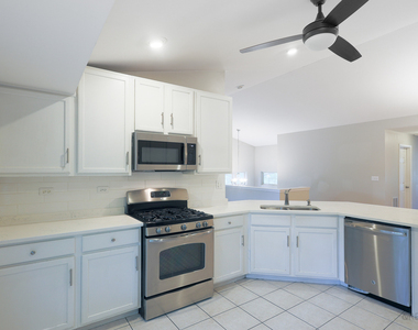 2436 Madiera Lane - Photo Thumbnail 7