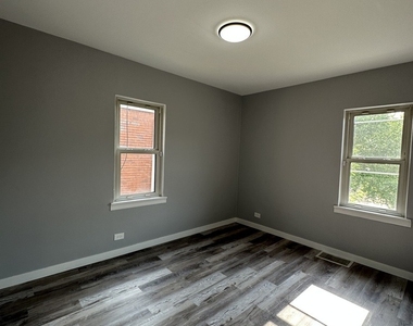 18108 Oakwood Avenue - Photo Thumbnail 3