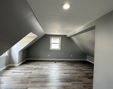 18108 Oakwood Avenue - Photo Thumbnail 9