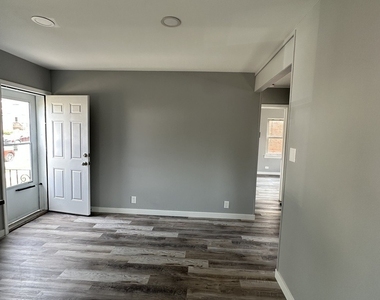 18108 Oakwood Avenue - Photo Thumbnail 1