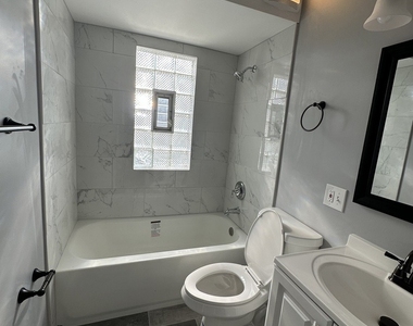 18108 Oakwood Avenue - Photo Thumbnail 5