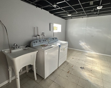 18108 Oakwood Avenue - Photo Thumbnail 11