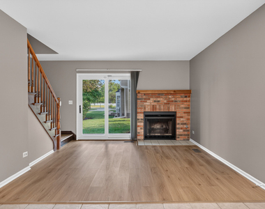 485 Nicole Drive - Photo Thumbnail 3