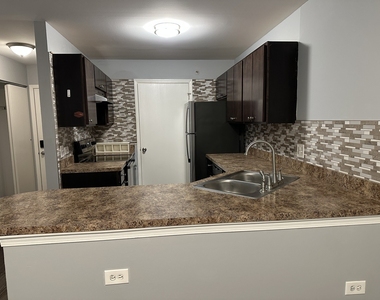 1545 W Crystal Rock Court - Photo Thumbnail 4