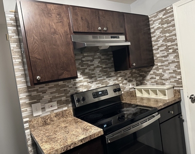 1545 W Crystal Rock Court - Photo Thumbnail 2