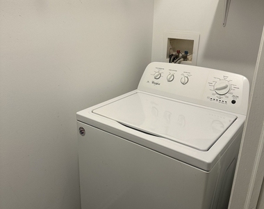 1545 W Crystal Rock Court - Photo Thumbnail 7