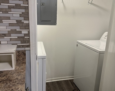 1545 W Crystal Rock Court - Photo Thumbnail 6