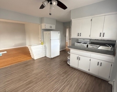 3537 S Harlem Avenue - Photo Thumbnail 5