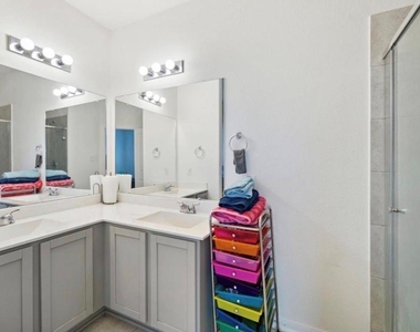 8711 Willet Street - Photo Thumbnail 9