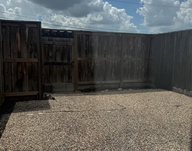6645 Wanda Lane - Photo Thumbnail 26