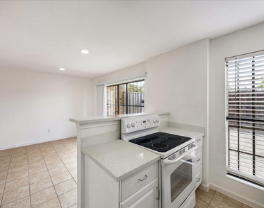 6645 Wanda Lane - Photo Thumbnail 11
