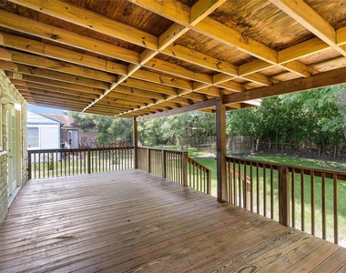 6717 Carver Avenue - Photo Thumbnail 8