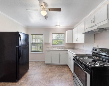 6717 Carver Avenue - Photo Thumbnail 3