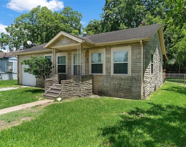 6717 Carver Avenue - Photo Thumbnail 1